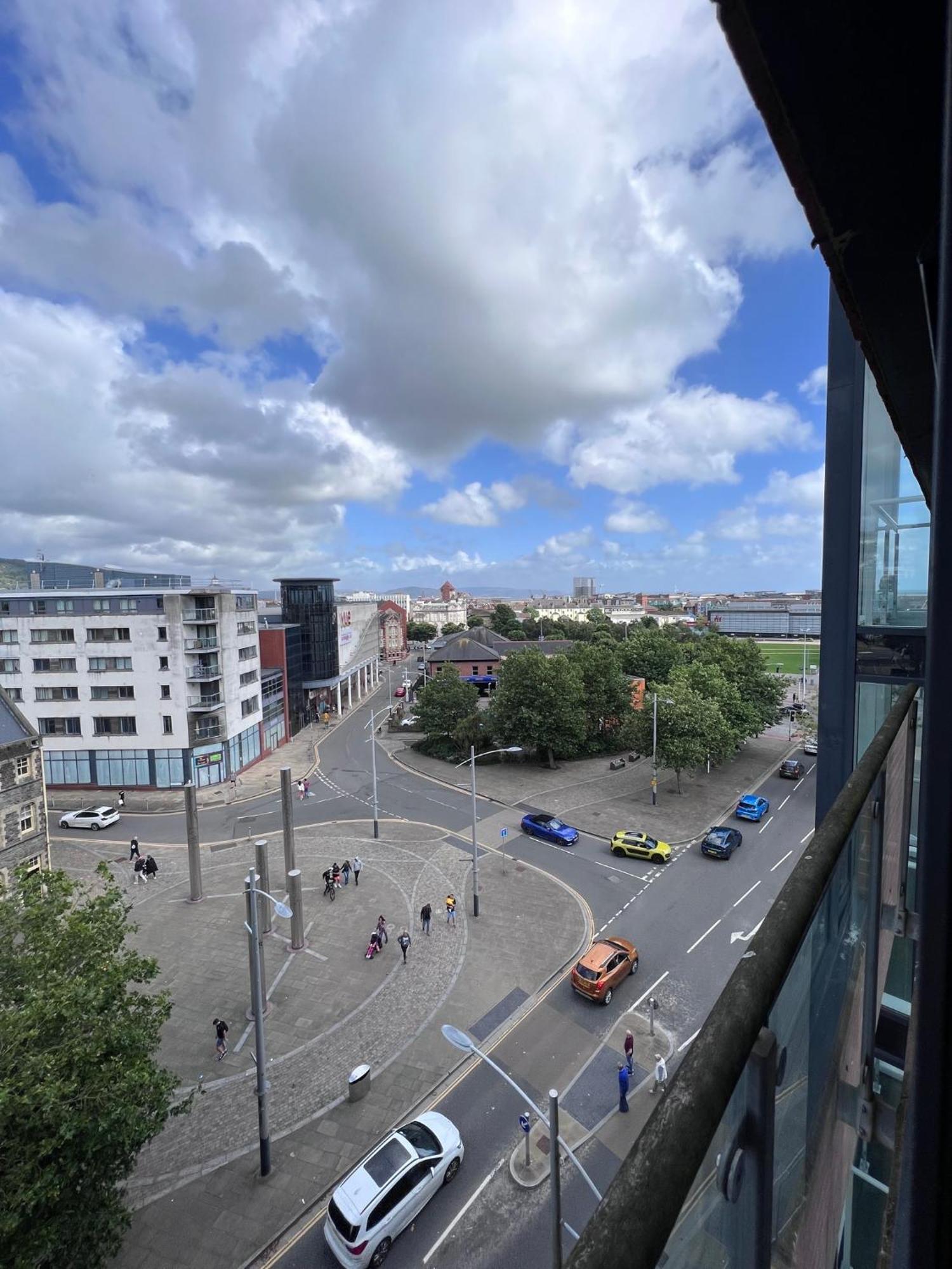 Great City Centre Getaway Apartment 2 Bed Near The Beach And Shopping Area Swansea Exterior photo